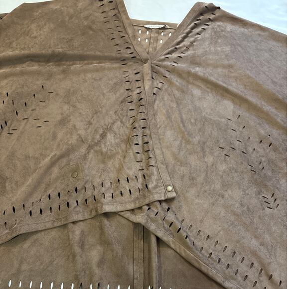 Soft Surroundings Faux Suede Snap Front Poncho One Size Shawl Western Cowgirl - Picture 4 of 9